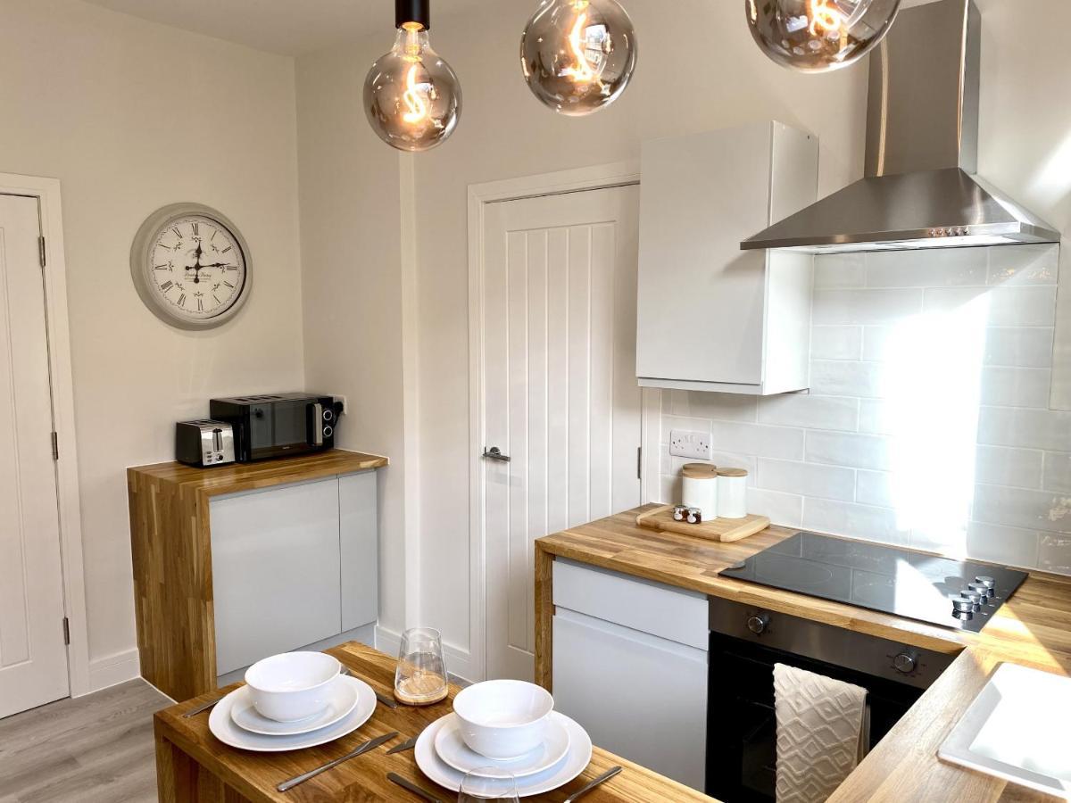 Stunning Beach Themed 2 Bed Apartment Bournemouth Exterior photo